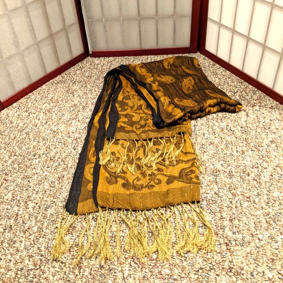Accessories - Black and Gold Scarf